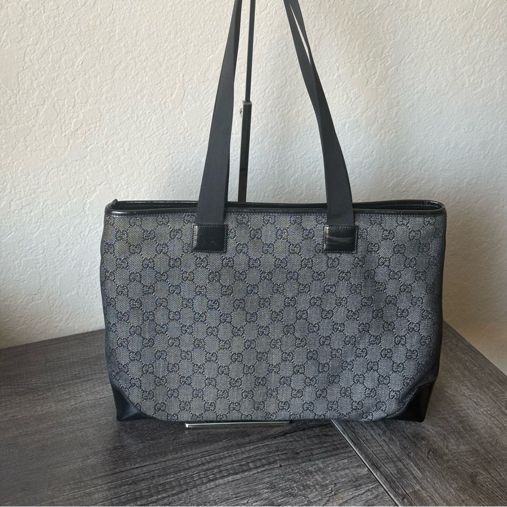 🔥AUTHENTIC GUCCI BLACK DENIM & LEATHER TOTE BAG🔥 - Picture 3 of 16